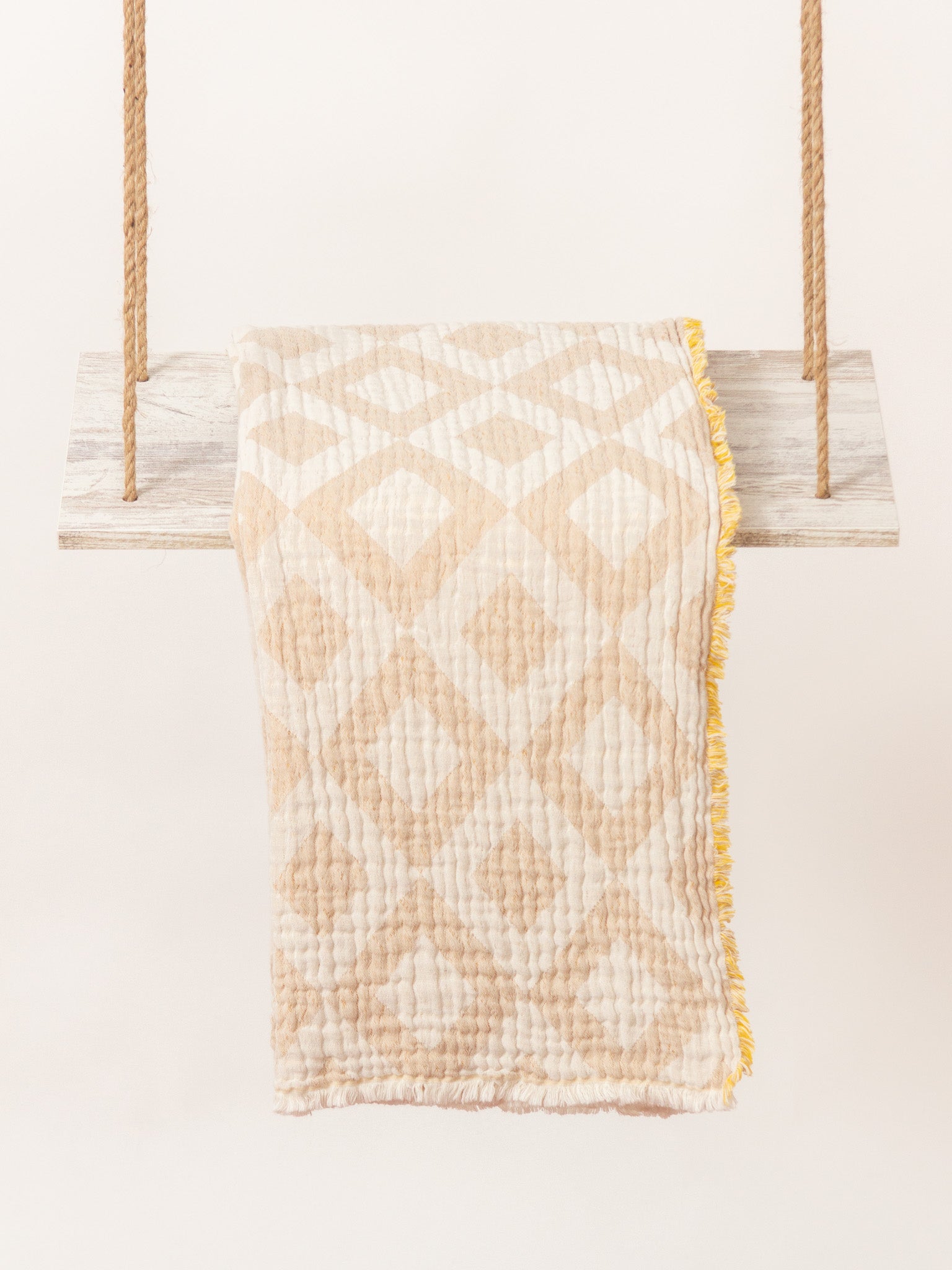 BLANKET DOUBLE SIDED BROWN AND YELLOW